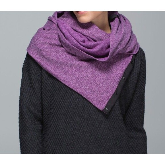 Lululemon Vinyasa Scarf Purple - Picture 2 of 10